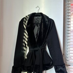 Luxurious Black Jacket with Faux Fur Collar